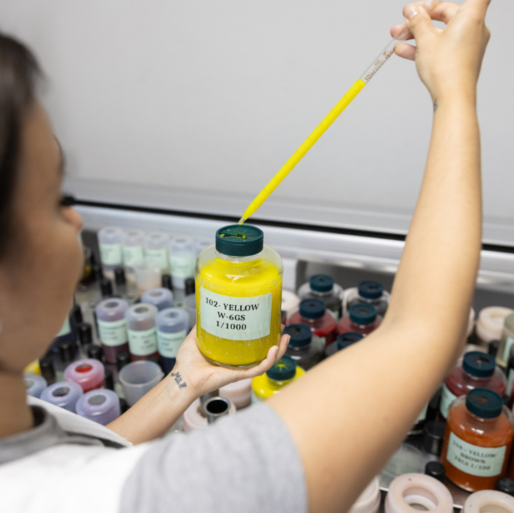 Huvispan – Desenvolvimento de cores em laboratório têxtil
